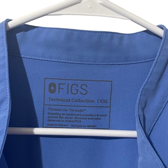 FIGS Rafaela™ Oversized Scrub Top in Winning Blue - Picture 6 of 13